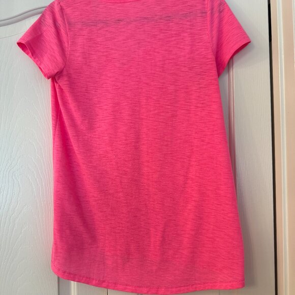 Lilly Pulitzer V-Neck Tee - Small - Picture 3 of 3